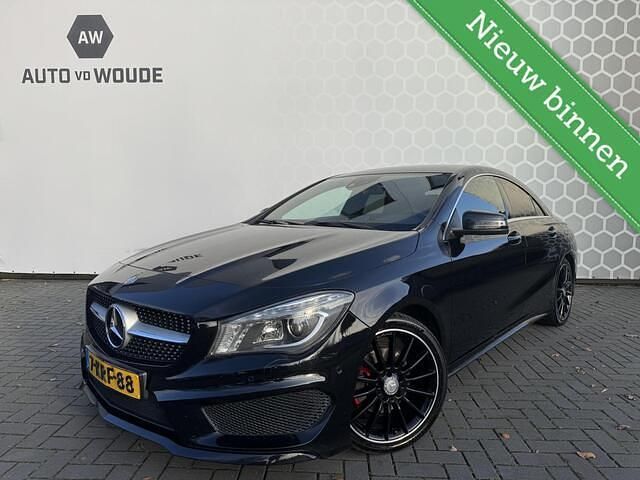 Zwart Occasion 2013 Mercedes CLA200 AMG Sedan | € 11.950 (Eerlijke prijs) - Afbeelding 1/4