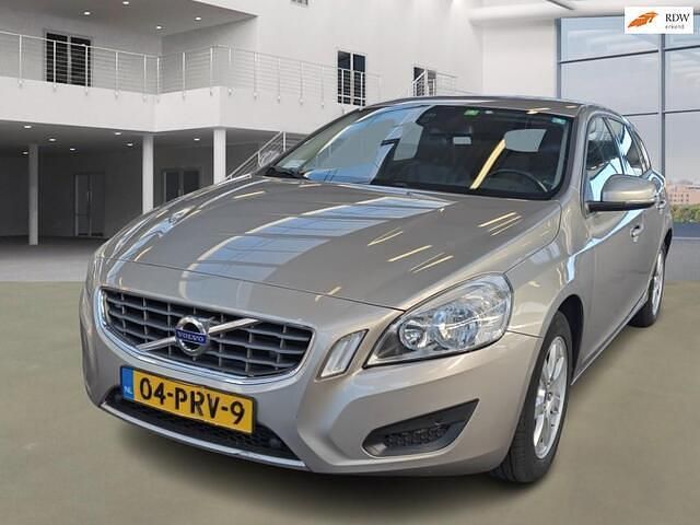 Grijs Gebruikt 2011 Volvo V60 Kinetic Stationwagen | € 4.950 (Super prijs) - Afbeelding 1/4