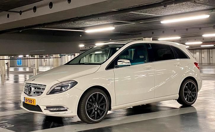 Gebruikt 2012 Mercedes B180 Ambition MPV | € 7.200 (Eerlijke prijs) - Afbeelding 1/4