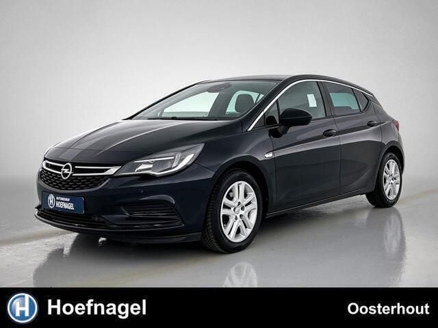 Blauw, metallic lak Gebruikt 2018 Opel Astra Edition Hatchback | € 9.400 (Goede deal) - Afbeelding 1/4