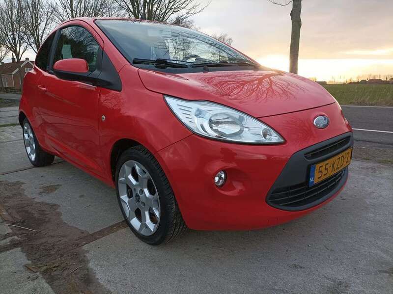 Rood, metallic lak Gebruikt 2010 Ford Ka Titanium Hatchback | € 3.450 (Iets duurder) - Afbeelding 1/4