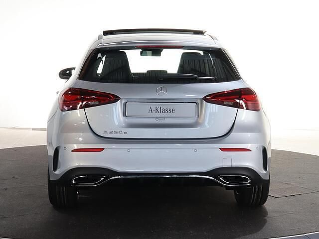 Nieuw Mercedes A250 Business 163 PK (119 kW) 2026 Zilver Hatchback