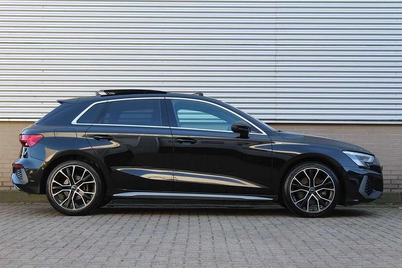 Occasion Audi A3 Sportback e-tron Edition .1 150 PK (110 kW) 2021 Zwart Hatchback