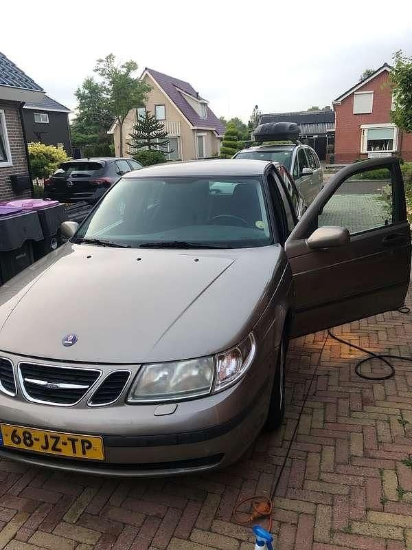 Beige Gebruikt 2002 Saab 9-5 Linear Sedan | € 1.750 (Goede deal) - Afbeelding 1/4