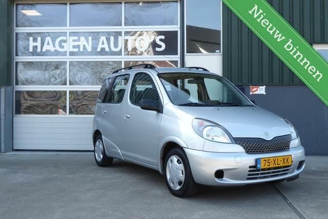 Grijs Gebruikt 1999 Toyota Yaris Verso Sol MPV | € 1.695 (Eerlijke prijs) - Afbeelding 1/4