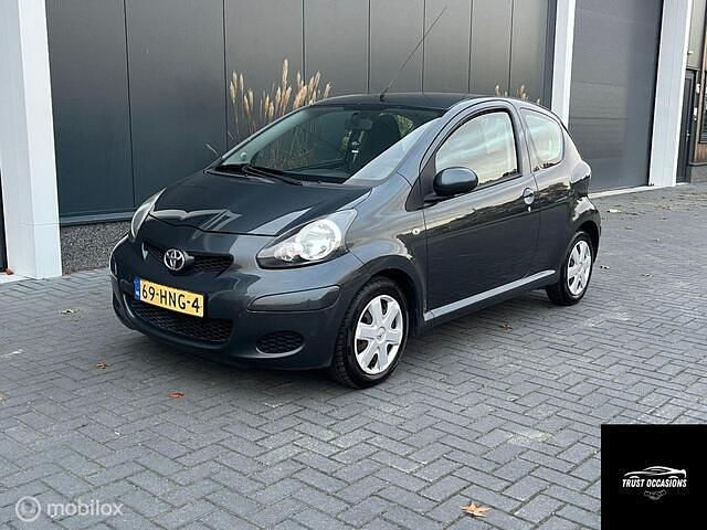 Occasion Toyota Aygo 68 PK (50 kW) 2009 Grijs Hatchback