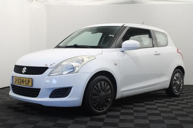 Wit Gebruikt 2012 Suzuki Swift Hatchback | € 2.750 (Goede deal) - Afbeelding 1/4