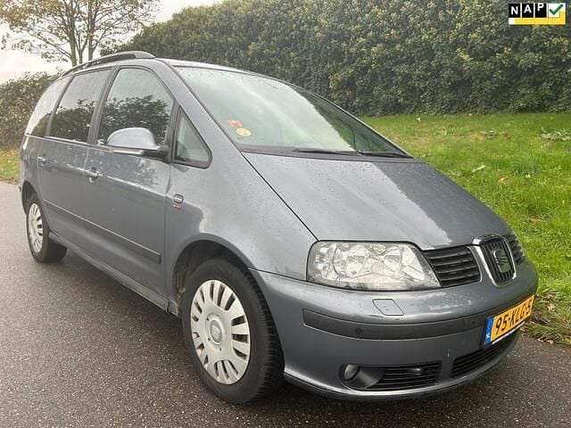 Grijs Gebruikt 2010 Seat Alhambra Ecomotive MPV | € 3.499 - Afbeelding 1/4