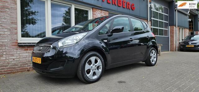 Zwart, metallic lak Gebruikt 2011 Kia Venga Hatchback | € 9.250 (Eerlijke prijs) - Afbeelding 1/4