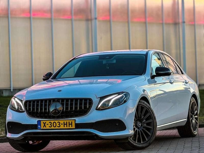 Wit Occasion 2018 Mercedes E350 Sedan | € 28.945 (Super prijs) - Afbeelding 1/4