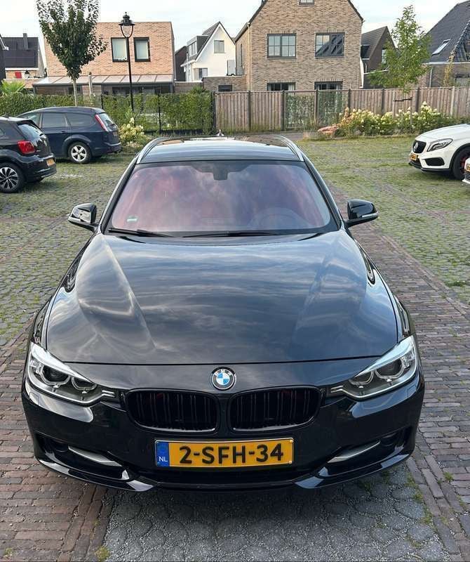 Zwart Gebruikt 2013 BMW 316 Executive Stationwagen | € 9.500 (Eerlijke prijs) - Afbeelding 1/4
