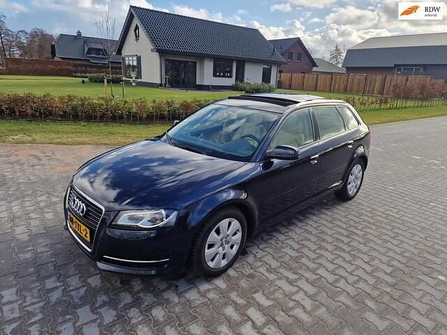 Occasion Audi A3 Sportback Attraction 105 PK (77 kW) 2012 Blauw Hatchback