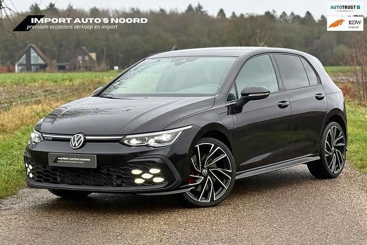 Gebruikt 2021 VW e-Golf Style Hatchback | € 22.950 (Eerlijke prijs) - Afbeelding 1/4