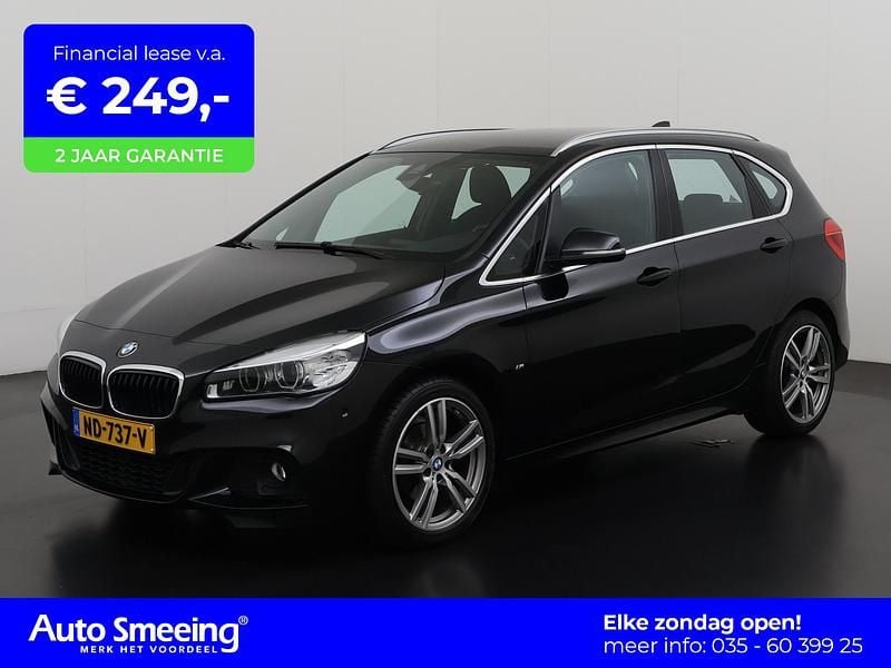 Zwart Gebruikt 2017 BMW 218 Executive Stationwagen | € 17.740 (Goede deal) - Afbeelding 1/4