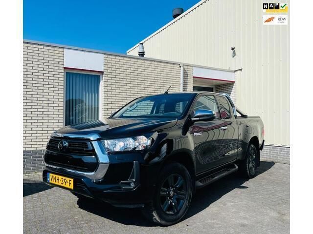 Zwart Gebruikt 2021 Toyota HiLux Pickup | € 37.465 (Super prijs) - Afbeelding 1/4