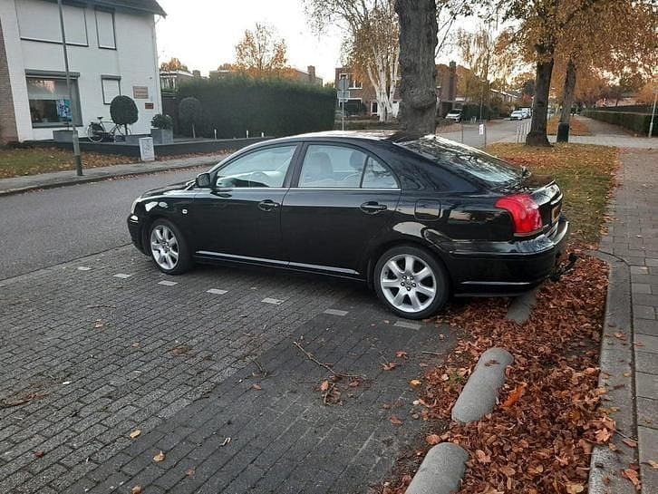 Occasion 2004 Toyota Avensis Executive | € 2.750 (Goede deal) - Afbeelding 1/4