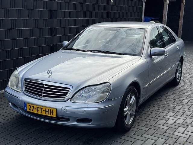 Blauw Occasion 2000 Mercedes S320 Sedan | € 4.500 (Eerlijke prijs) - Afbeelding 1/4