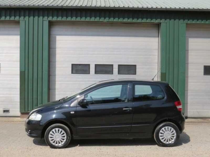 Zwart Gebruikt 2007 VW Fox Trendline Hatchback | € 1.950 (Duur) - Afbeelding 1/4