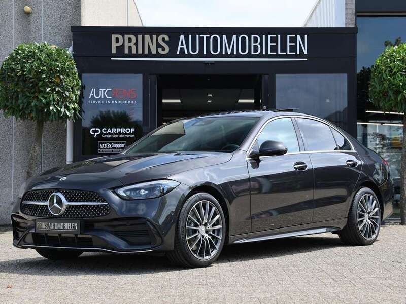 Grijs Gebruikt 2022 Mercedes C300e AMG Sedan | € 47.450 (Iets duurder) - Afbeelding 1/4