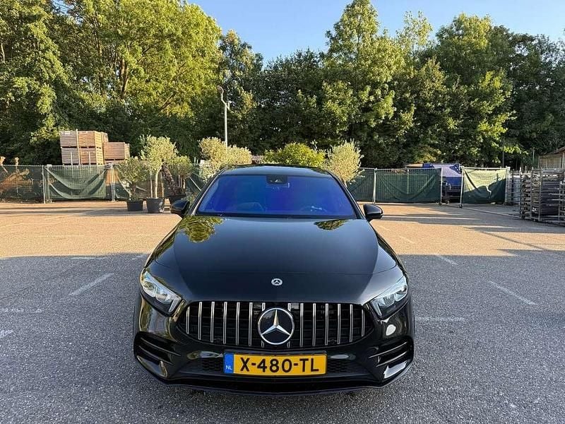 Zwart Gebruikt 2021 Mercedes A250 AMG line Sedan | € 31.500 (Eerlijke prijs) - Afbeelding 1/4