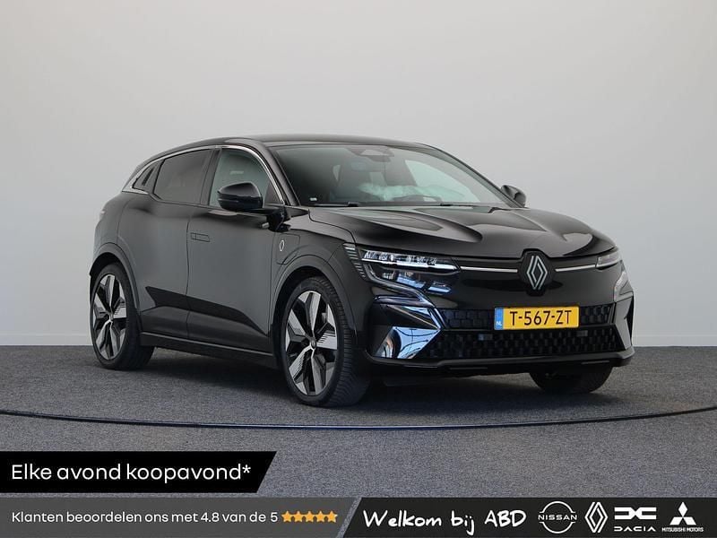 Zwart Gebruikt 2023 Renault Mégane Techno Hatchback | € 27.940 (Eerlijke prijs) - Afbeelding 1/3