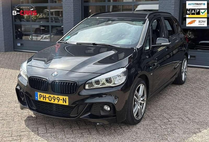 Zwart Gebruikt 2017 BMW 218 Active Tourer Executive MPV | € 16.499 (Eerlijke prijs) - Afbeelding 1/4
