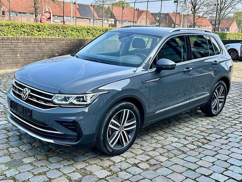 Grijs Gebruikt 2020 VW Tiguan Elegance SUV | € 29.000 (Goede deal) - Afbeelding 1/4