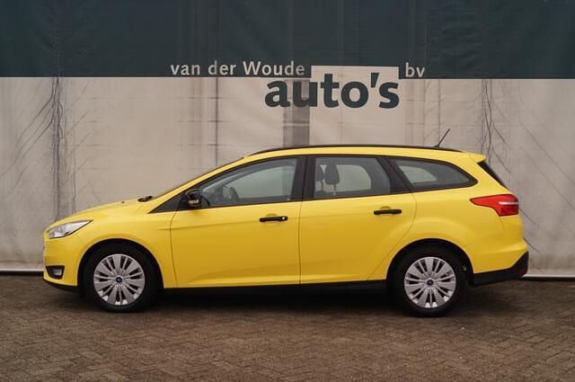 Geel Occasion 2018 Ford Focus Stationwagen | € 8.900 (Eerlijke prijs) - Afbeelding 1/4