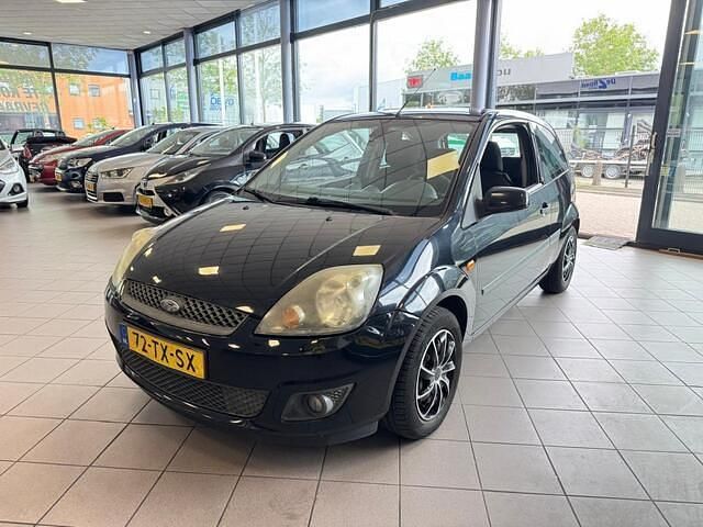 Zwart Gebruikt 2007 Ford Fiesta Futura Hatchback | € 1.495 (Eerlijke prijs) - Afbeelding 1/3