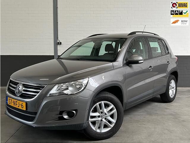 Grijs, metallic lak Gebruikt 2010 VW Tiguan SUV | € 7.450 (Eerlijke prijs) - Afbeelding 1/4