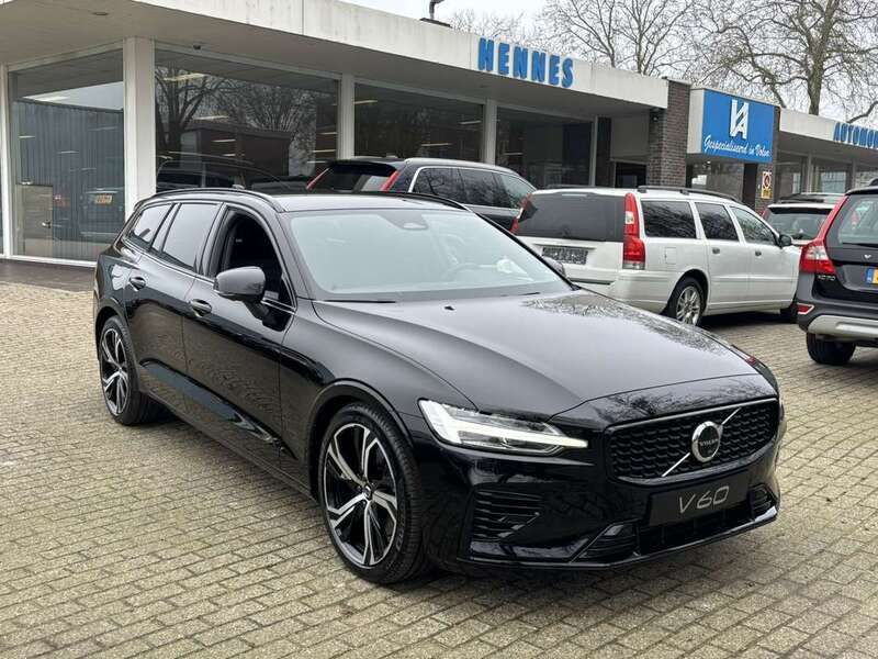Zwart Gebruikt 2022 Volvo V60 Plus Stationwagen | € 41.700 (Super prijs) - Afbeelding 1/4