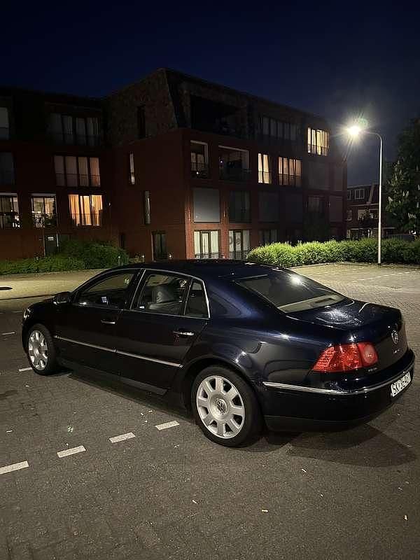 Gebruikt 2003 VW Phaeton Sedan | € 5.500 - Afbeelding 1/4