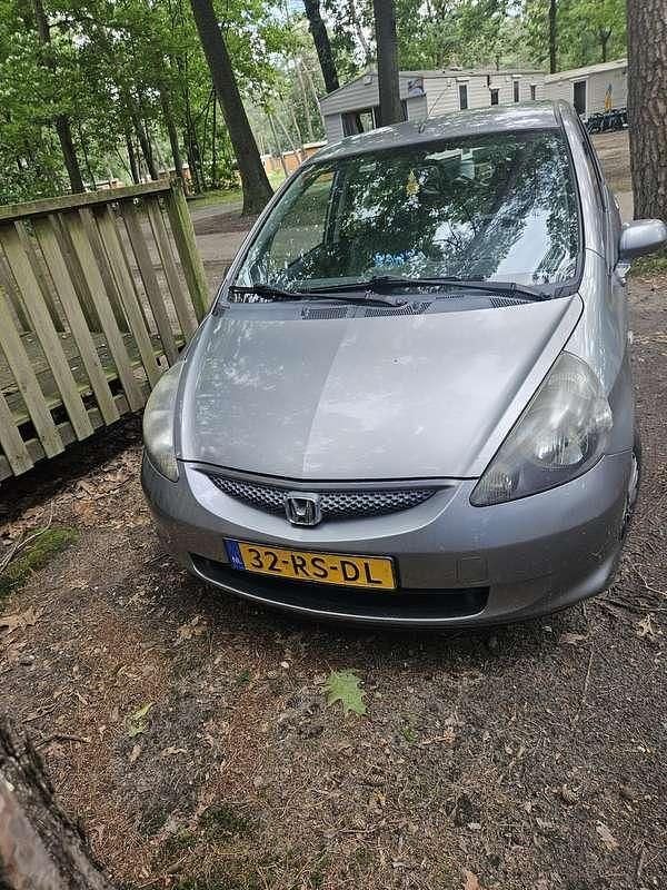Grijs Gebruikt 2005 Honda Jazz Cool Hatchback | € 1.750 (Goede deal) - Afbeelding 1/4