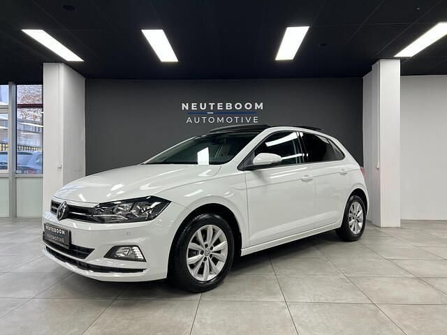 Wit (metallic) Occasion 2018 VW Polo Highline Hatchback | € 13.750 (Iets duurder) - Afbeelding 1/4