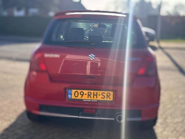 Occasion Suzuki Swift GLS 93 PK (68 kW) 2005 Rood Hatchback
