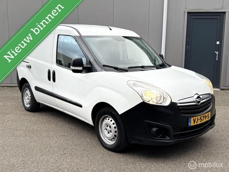 Overige Gebruikt 2014 Opel Combo Sedan | € 3.150 (Eerlijke prijs) - Afbeelding 1/4