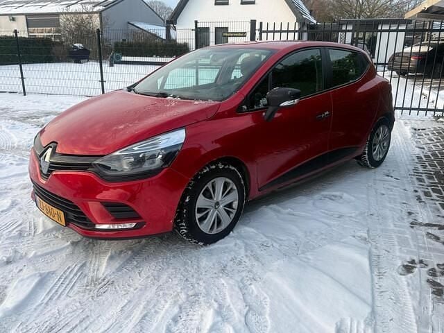 Rood Occasion 2019 Renault Clio IV Life Hatchback | € 8.695 (Eerlijke prijs) - Afbeelding 1/4