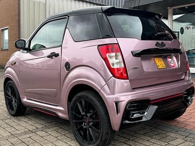 Occasion Ligier JS50 2024 Roze Hatchback