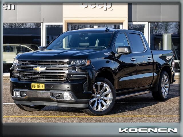 Zwart Gebruikt 2020 Chevrolet Silverado Van | € 47.500 - Afbeelding 1/3