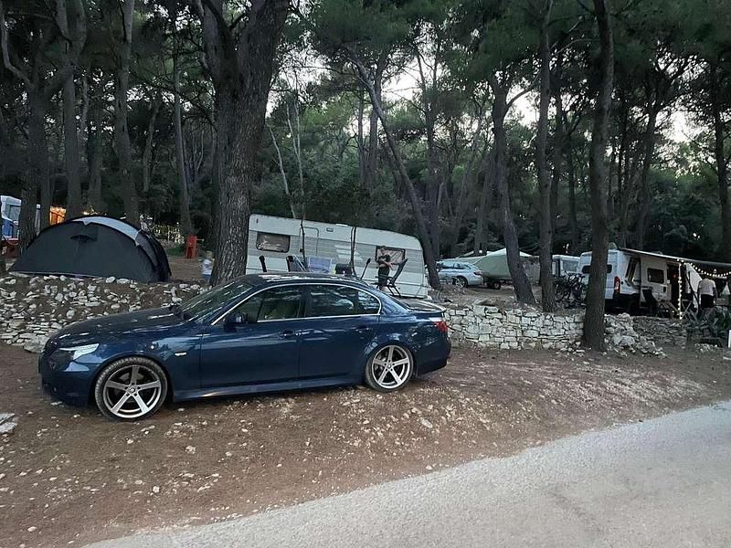 Blauw Gebruikt 2004 BMW 525 Executive Sedan | € 2.750 (Goede deal) - Afbeelding 1/4