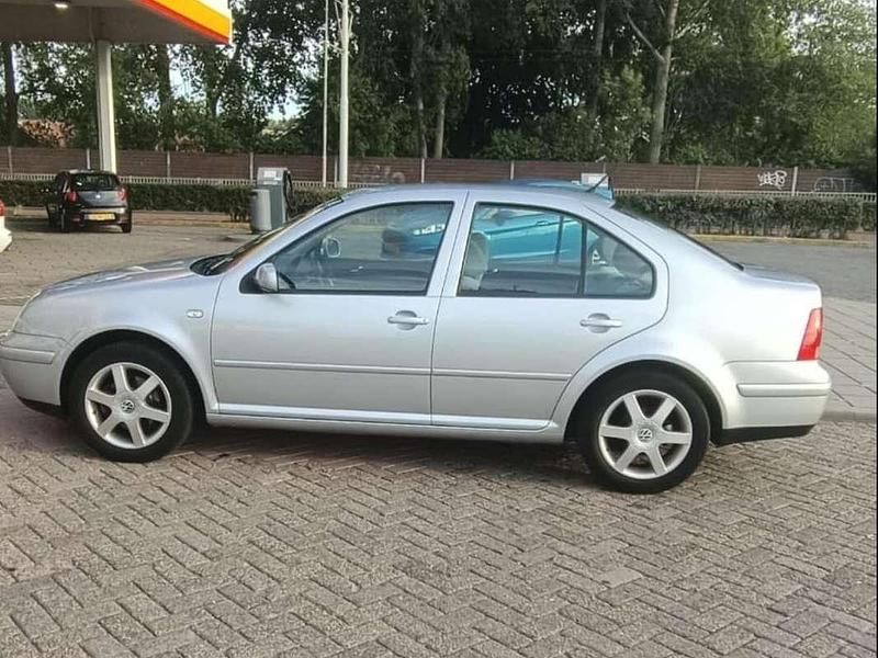 Occasion VW Bora Comfortline 116 PK (85 kW) 2003 Zilver Sedan