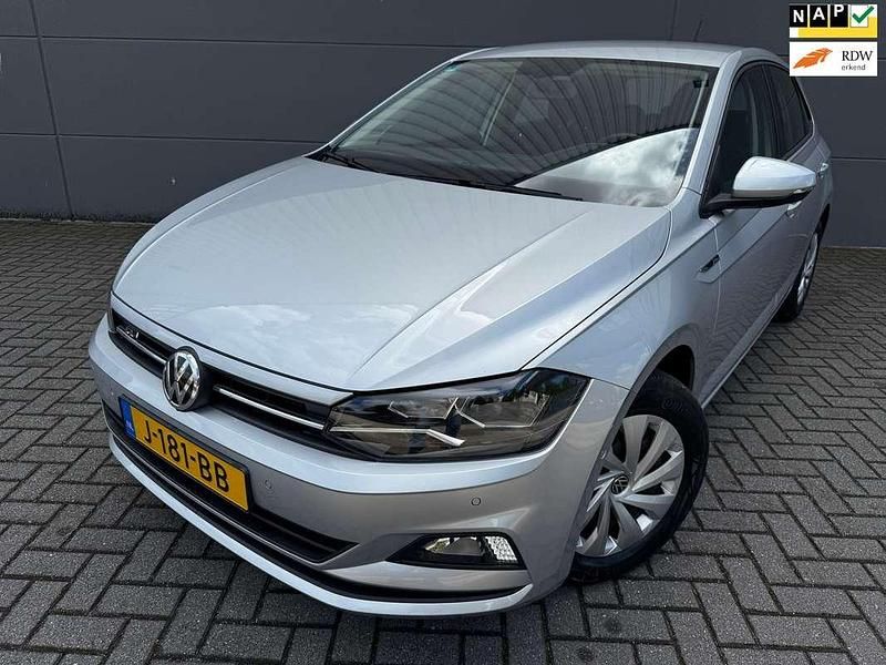 Grijs Gebruikt 2020 VW Polo Business Hatchback | € 13.499 (Goede deal) - Afbeelding 1/4