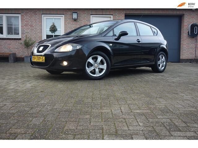Zwart Occasion 2008 Seat Leon Reference Hatchback | € 2.950 (Goede deal) - Afbeelding 1/4
