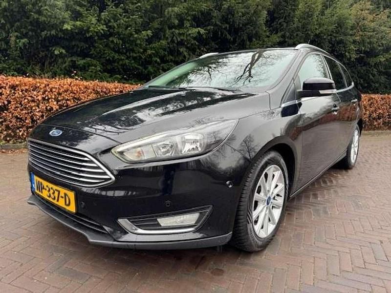 Zwart Occasion 2016 Ford Focus Titanium Stationwagen | € 7.600 (Goede deal) - Afbeelding 1/4