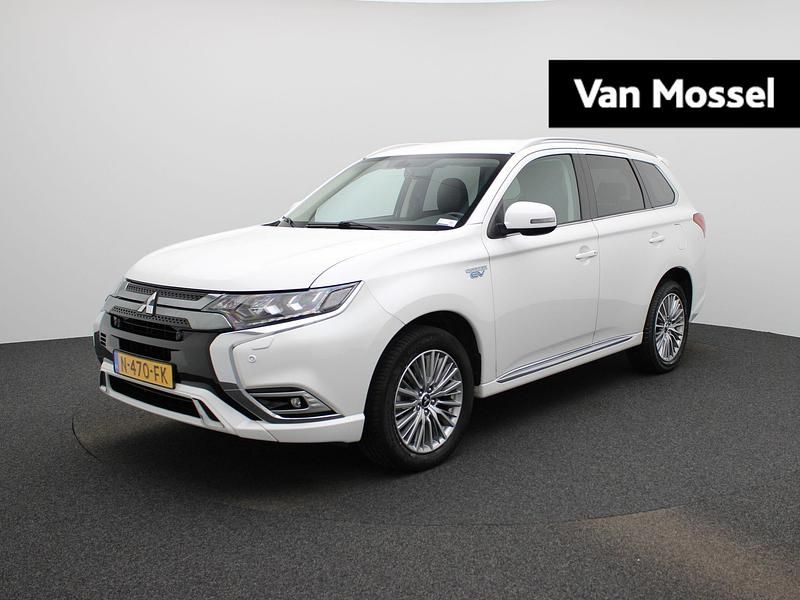 Wit Gebruikt 2021 Mitsubishi Outlander P-HEV Intense SUV | € 22.900 (Eerlijke prijs) - Afbeelding 1/4
