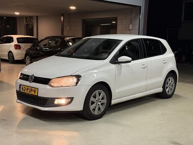 Wit Gebruikt 2011 VW Polo Hatchback | € 2.500 (Eerlijke prijs) - Afbeelding 1/4