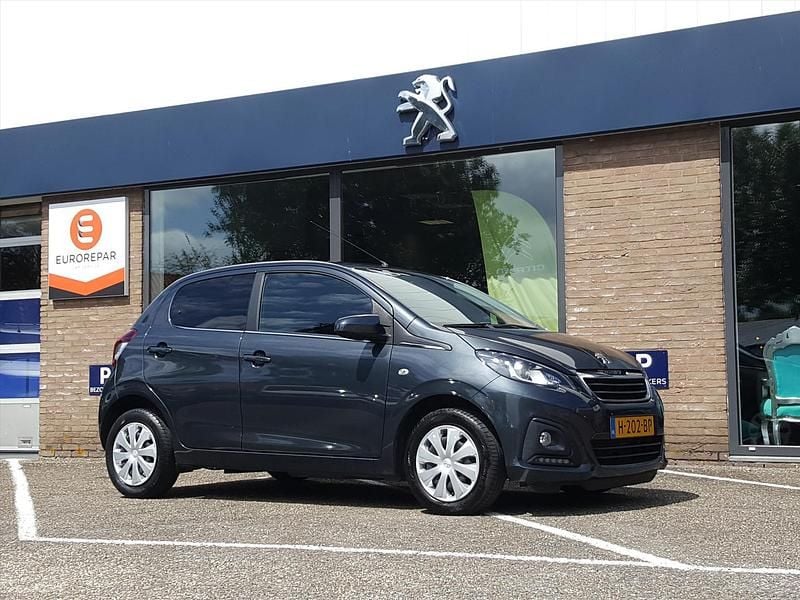 Grijs Gebruikt 2020 Peugeot 108 Active Hatchback | € 9.950 (Goede deal) - Afbeelding 1/4