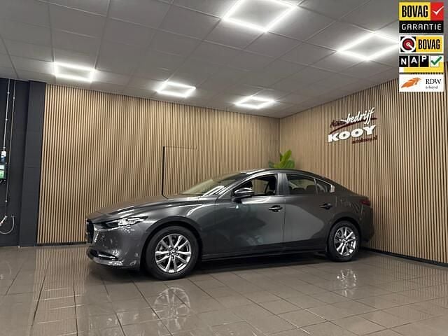 Grijs (metallic) Occasion 2020 Mazda 3 Comfort Sedan | € 19.950 (Goede deal) - Afbeelding 1/4