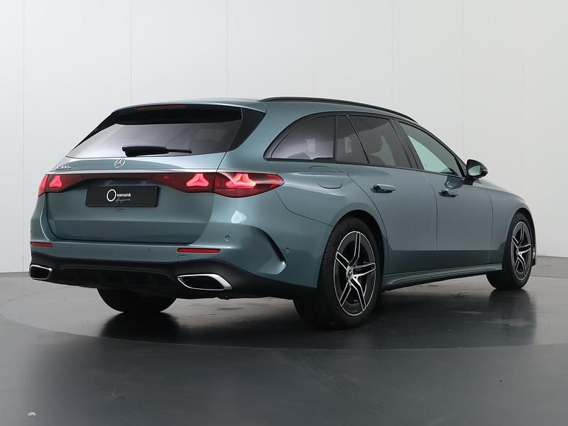 Occasion Mercedes E300 AMG line 313 PK (230 kW) 2024 Zilver Stationwagen