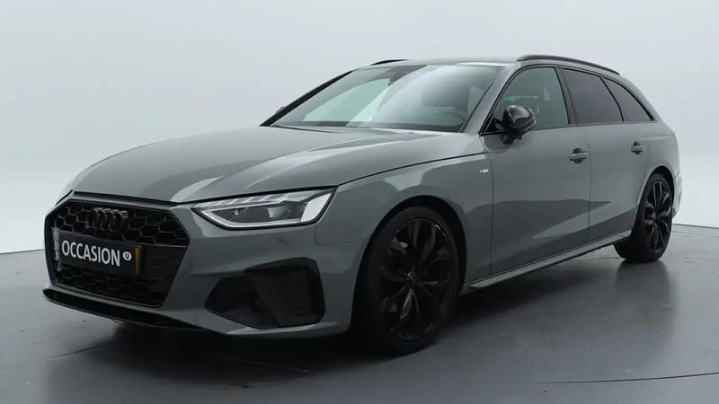 Quantumgrijs Occasion 2020 Audi A4 Sport Stationwagen | € 29.900 (Duur) - Afbeelding 1/4